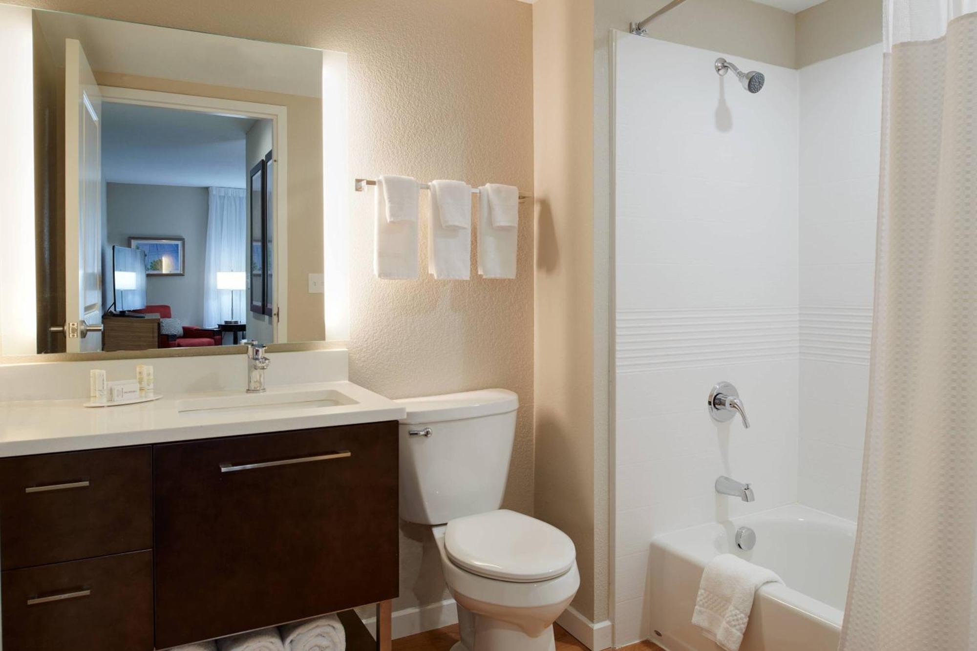 Towneplace Suites By Marriott Richmond Exteriör bild