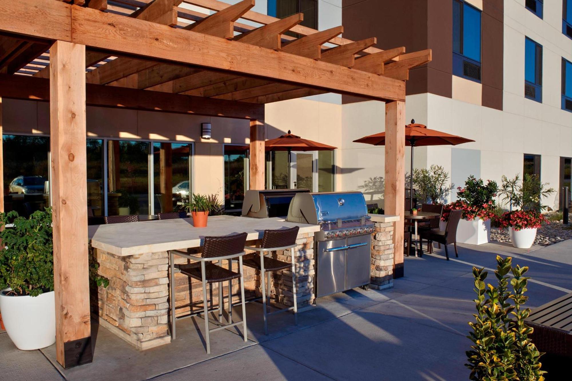 Towneplace Suites By Marriott Richmond Exteriör bild