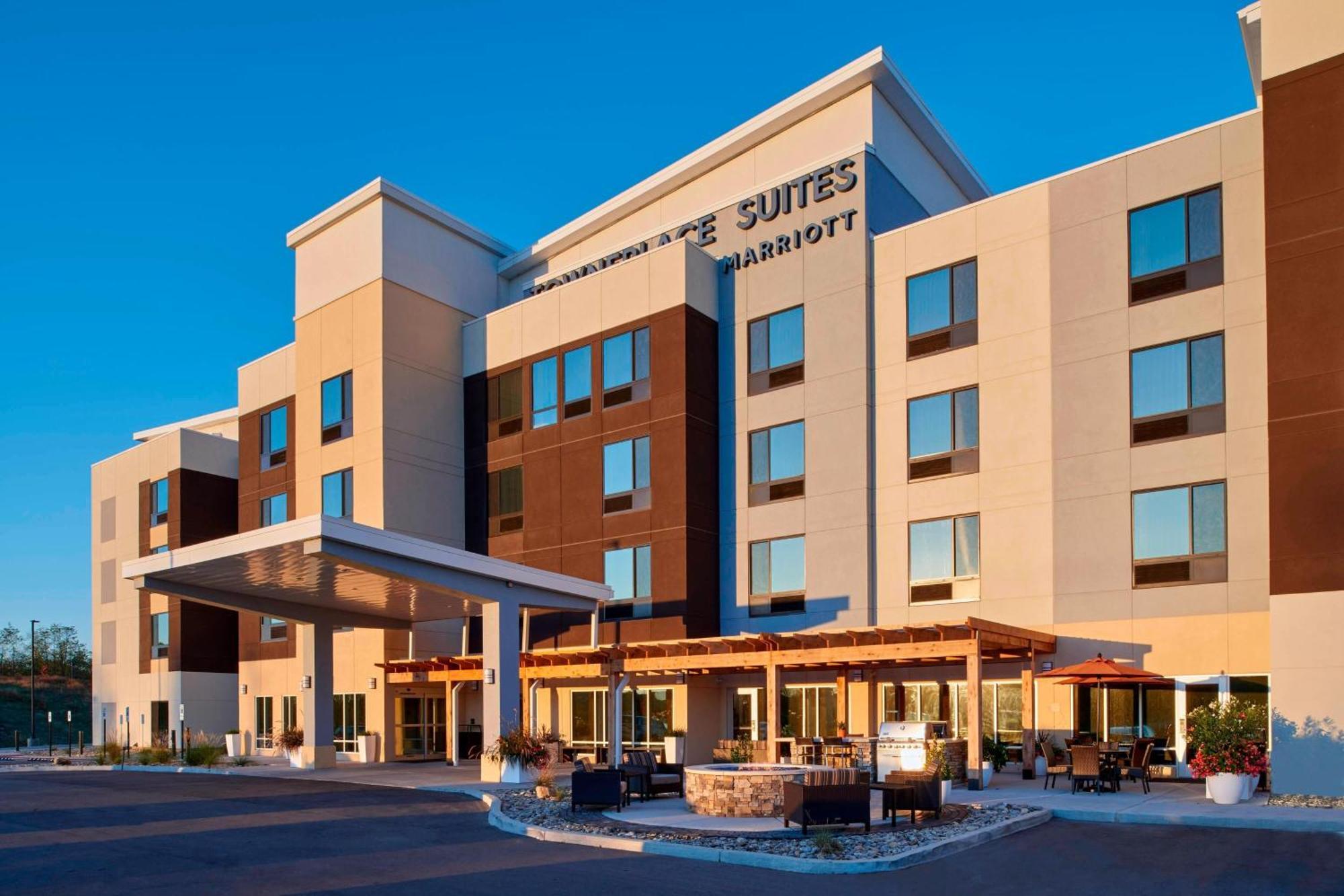 Towneplace Suites By Marriott Richmond Exteriör bild